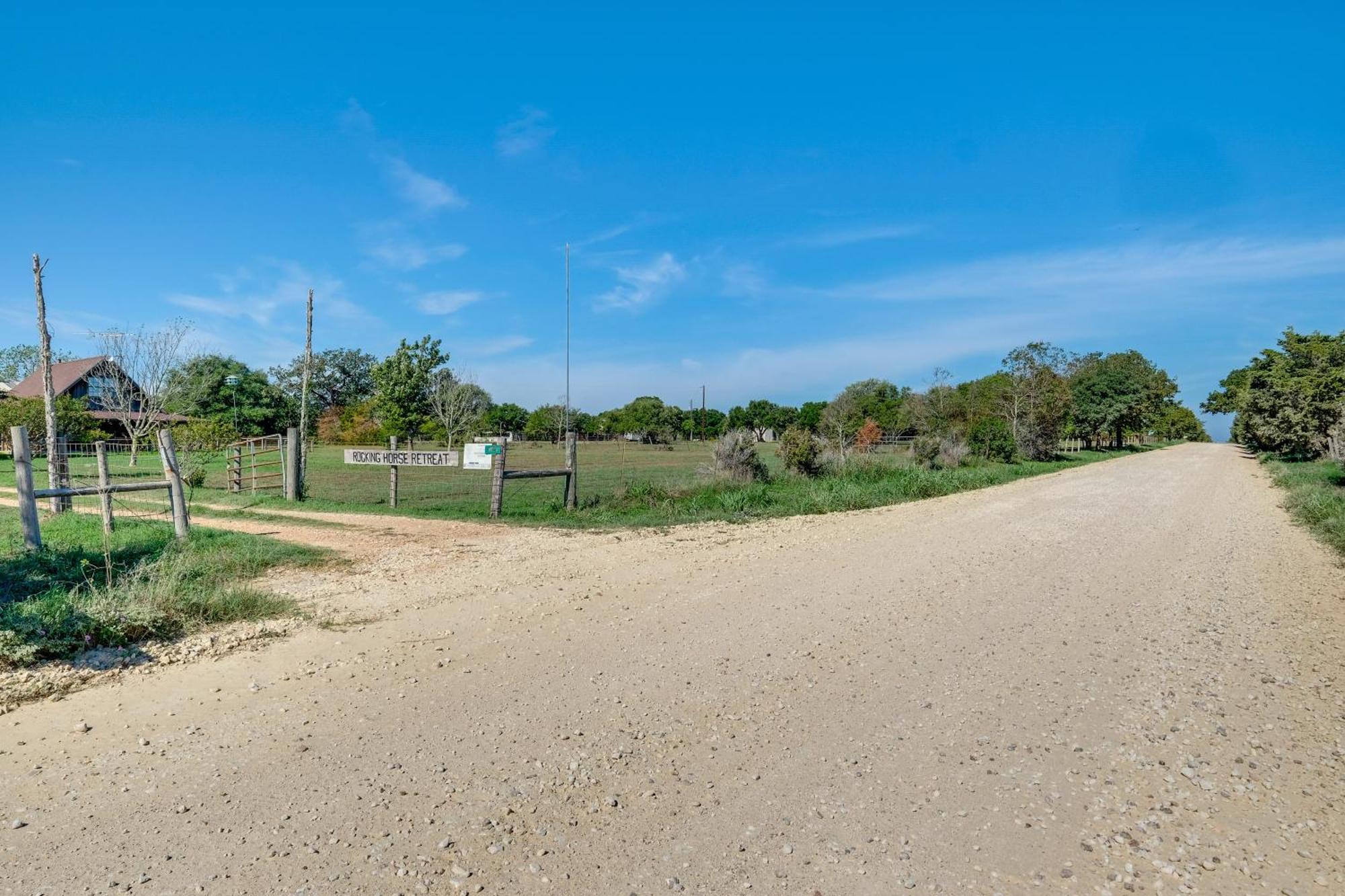 Delightful Carmine Studio On Farm Near Round Top! מראה חיצוני תמונה